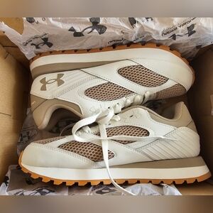 Under Armour Men's White and Tan Athletic Shoes
